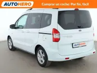 Usado Ford Tourneo Trend 102 CV (75 kW) 2019 Blanco Van