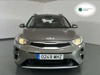Usado Kia Stonic 84 CV (61 kW) 2023 Verde SUV