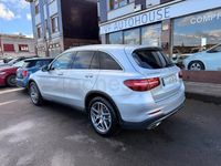 Usado Mercedes GLC220 AMG line 170 CV (125 kW) 2016 Gris / plata SUV
