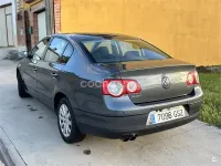 Usado VW Passat Advance 140 CV (102 kW) 2010 Gris / plata Berlina