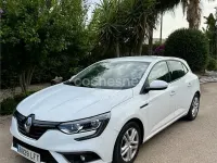 Usado Renault Mégane LIMITED 115 CV (84 kW) 2020 Blanco Berlina