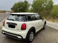 Usado Mini ONE 102 CV (75 kW) 2022 Beige Utilitario