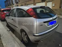 Usado Ford Focus Trend 115 CV (84 kW) 2002 Gris / plata Berlina
