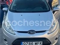 Usado Ford Fiesta Titanium 70 CV (51 kW) 2011 Gris / plata Berlina