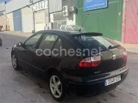 Usado Seat Leon 105 CV (77 kW) 2004 Negro Utilitario