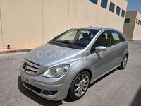 Usado Mercedes B200 140 CV (102 kW) 2005 Gris / plata Monovolumen