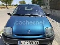 Usado Renault Clio 60 CV (44 kW) 2000 Azul Berlina