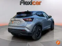 Begagnad Nissan Juke N-Connecta 143 HK (105 kW) 2023 Grå SUV
