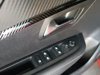 Usado Peugeot 208 Allure 100 CV (73 kW) 2025 Rojo Utilitario