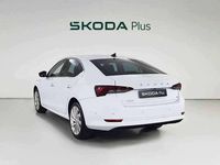 Usado Skoda Octavia Selection 204 CV (150 kW) 2024 Blanco Berlina