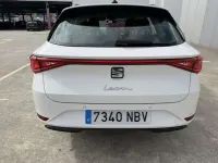 Usado Seat Leon ST Style 110 CV (80 kW) 2022 Blanco Familiar