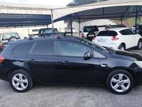 Usado Opel Astra Sport 125 CV (91 kW) 2012 Negro Familiar