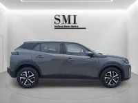 Usado Peugeot 2008 Active 102 CV (75 kW) 2023 Gris SUV