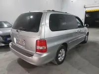 Usado Kia Carnival EX 144 CV (105 kW) 2005 Gris Monovolumen