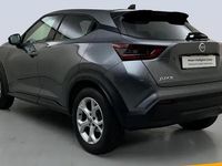 Usado Nissan Juke N-Connecta 114 CV (83 kW) 2022 Skline grey (metalizado) SUV