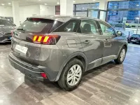 Usado Peugeot 3008 Allure 136 CV (100 kW) 2024 Gris / plata SUV