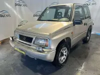 Usado Suzuki Vitara 90 CV (66 kW) 2003 Plateado SUV