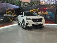 Usado Peugeot 2008 Active 110 CV (80 kW) 2022 Blanco SUV