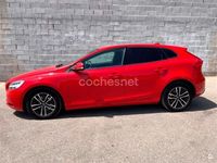 Usado Volvo V40 Momentum 122 CV (89 kW) 2018 Rojo Familiar