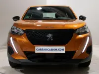 Usado Peugeot 2008 Active 130 CV (95 kW) 2023 Naranja SUV