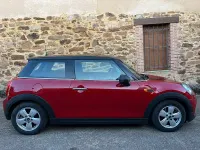 Usado Mini ONE 102 CV (75 kW) 2018 Rojo Utilitario