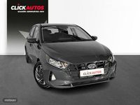 Usado Hyundai i20 85 CV (62 kW) 2024 Gris Berlina