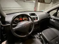 Usado Peugeot 207 75 CV (55 kW) 2009 Negro Berlina