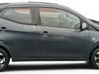 Usado Toyota Aygo X-play 72 CV (52 kW) 2019 Negro Utilitario