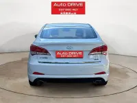 Usado Hyundai i40 115 CV (84 kW) 2013 Blanco Familiar
