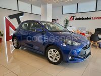 Usado Toyota Yaris Hybrid Style 116 CV (85 kW) 2021 Azul Berlina