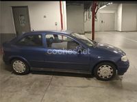 Usado Opel Astra Edition 100 CV (73 kW) 2002 Azul Berlina