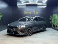 Usado Kia Ceed GT GT-Line 136 CV (100 kW) 2023 Gris / plata Familiar