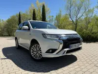Usado Mitsubishi Outlander P-HEV Motion 224 CV (164 kW) 2020 Blanco SUV