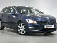 Usado Volvo V60 Kinetic 136 CV (100 kW) 2014 Azul Familiar