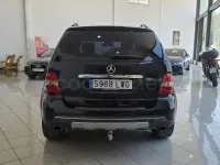 Usado Mercedes ML350 272 CV (200 kW) 2006 Negro SUV