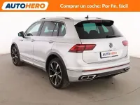 Usado VW Tiguan R-line 150 CV (110 kW) 2022 Gris / plata SUV