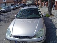Usado Ford Focus Ghia 100 CV (73 kW) 2003 Gris / plata Familiar