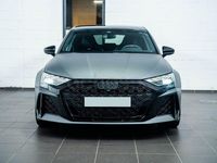 Nuevo Audi RS3 Exclusive 400 CV (294 kW) 2025 Gris / plata Berlina