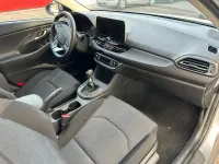Usado Hyundai i30 120 CV (88 kW) 2023 Gris