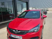 Usado Opel Astra Elegance 122 CV (89 kW) 2020 Rojo Berlina