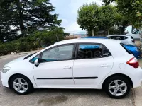 Usado Toyota Auris Active 90 CV (66 kW) 2011 Blanco Utilitario
