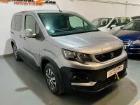 Usado Peugeot Rifter Active 100 CV (73 kW) 2021 Gris / plata Monovolumen