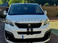 Begagnad Peugeot Traveller Business-Line 120 HK (88 kW) 2019 Vit Minibuss