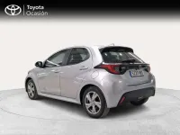 Usado Toyota Yaris Active 116 CV (85 kW) 2025 Plateado Utilitario