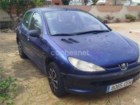 Usado Peugeot 206 70 CV (51 kW) 2003 Azul Berlina