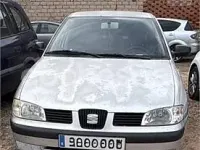 Usado Seat Cordoba Stella 68 CV (50 kW) 2002 Gris / plata Berlina