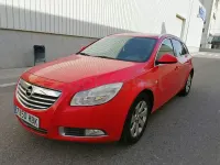 Usado Opel Insignia Edition 130 CV (95 kW) 1992 Rojo Familiar