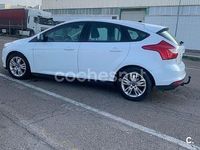 Usado Ford Focus Trend 115 CV (84 kW) 2011 Blanco Berlina
