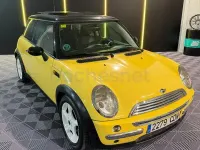 Usado Mini Cooper 115 CV (84 kW) 2003 Amarillo Utilitario