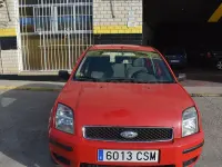Usado Ford Fusion 100 CV (73 kW) 2003 Rojo Utilitario